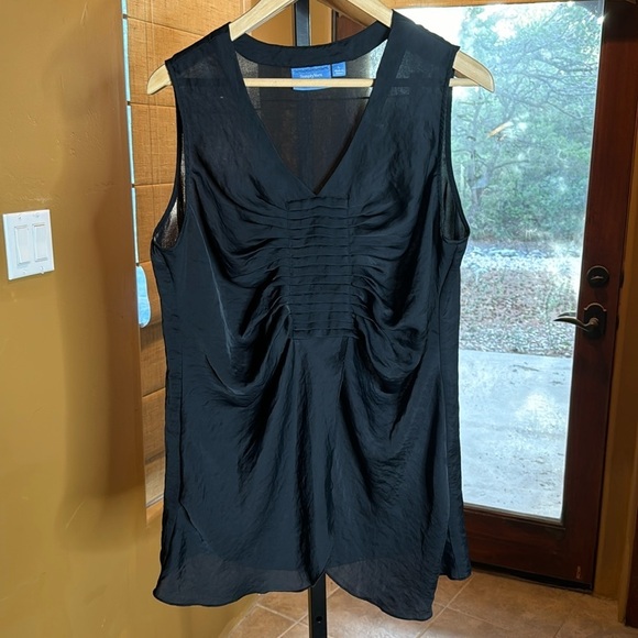 Simply Vera Vera Wang Black Sleeveless Tulip Bottom Blouse Size Large - Picture 1 of 5